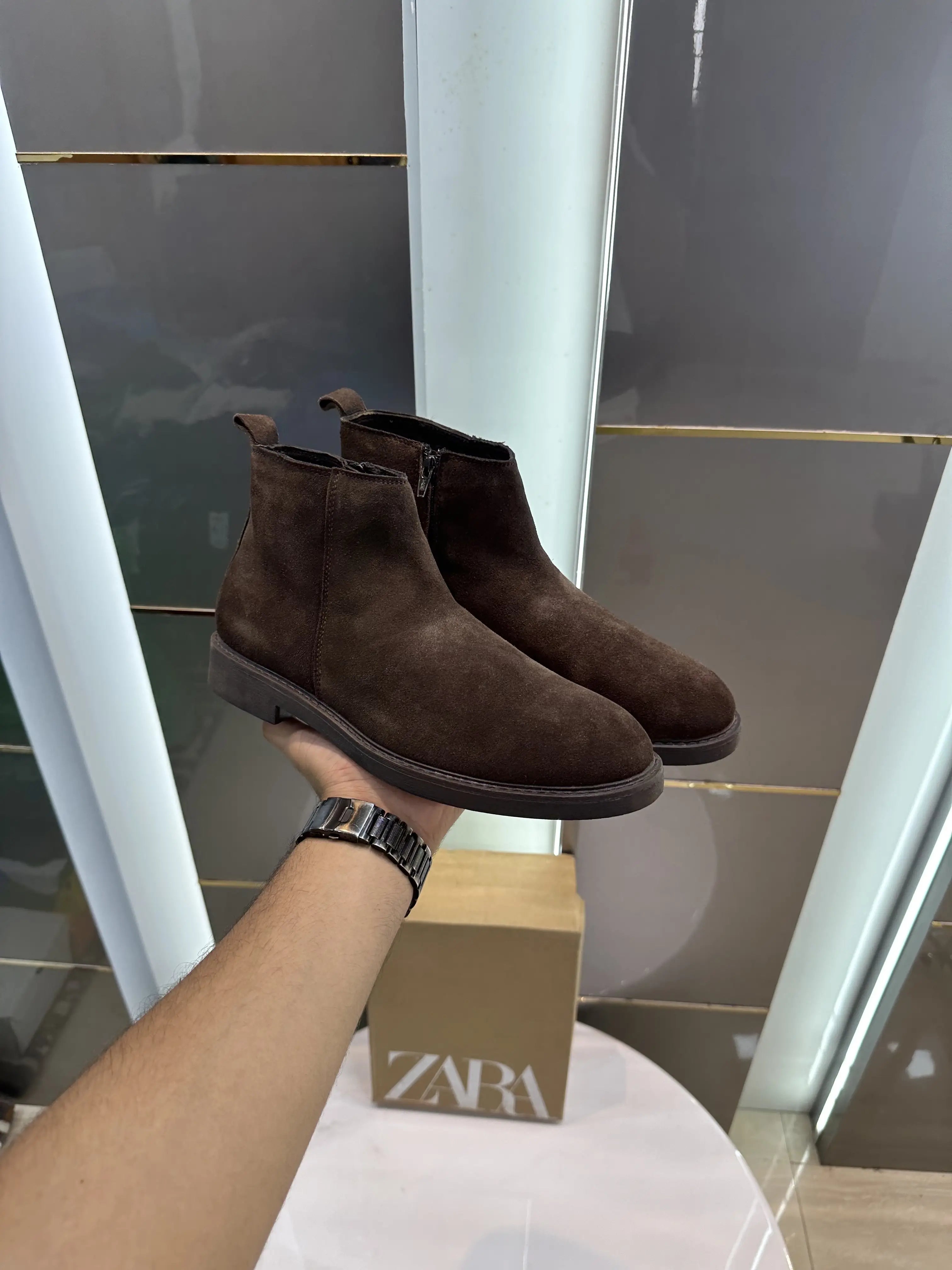 Zara_Brown Suede Chelsea Round Toe Boots