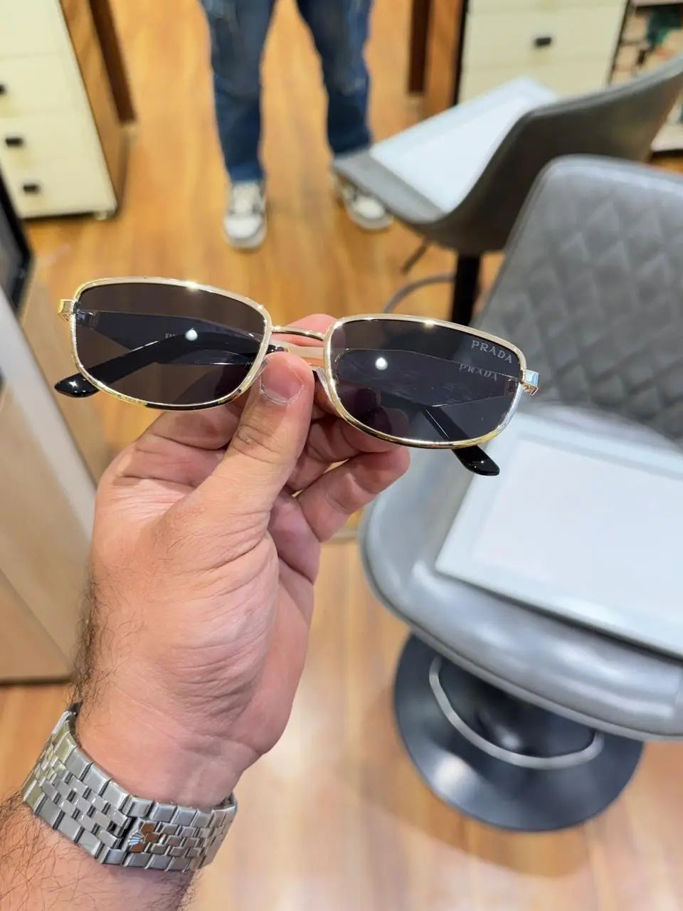 Prada_25072_gold_black