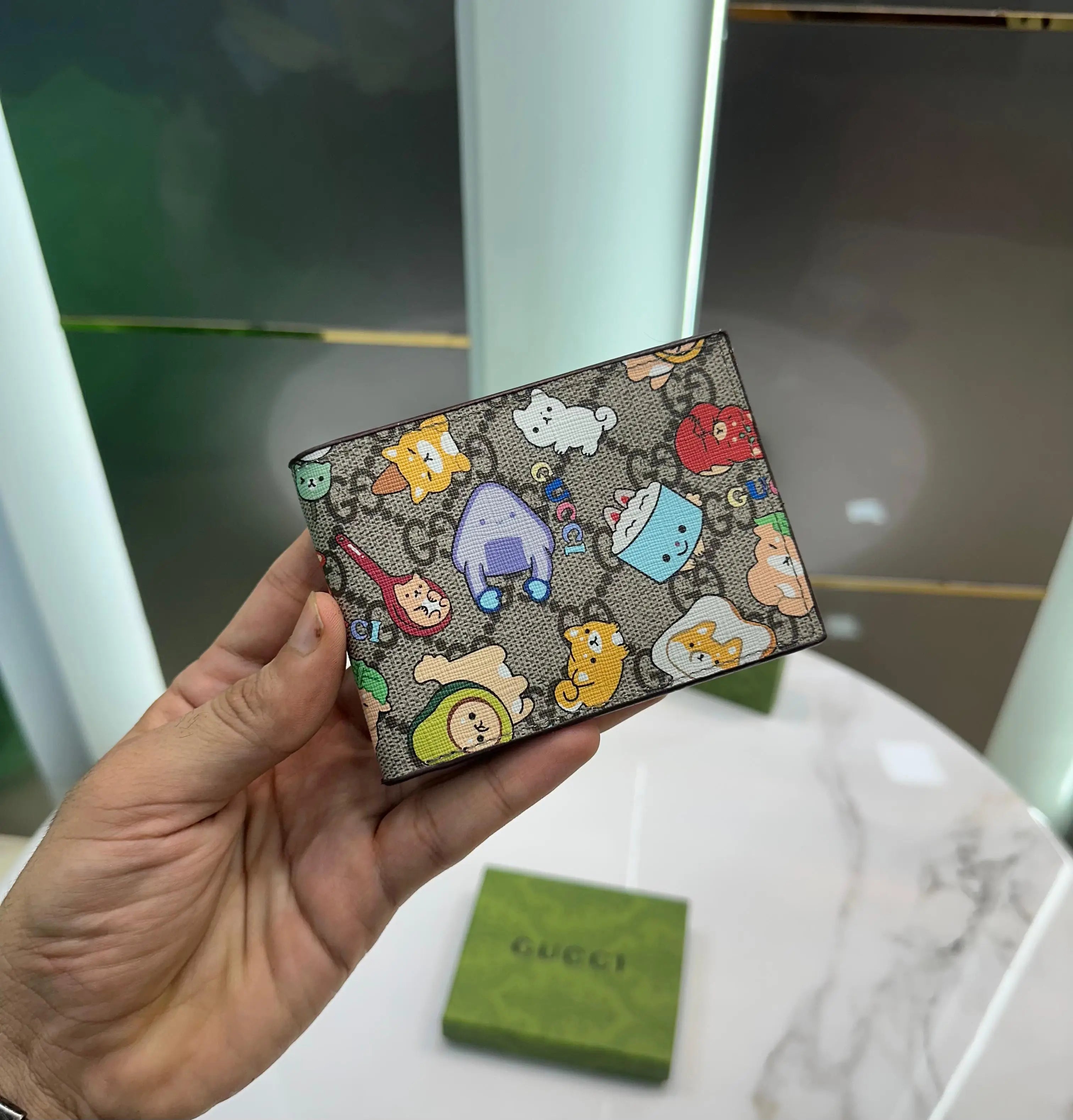 Gucc i × Pikarar Premium Wallet
