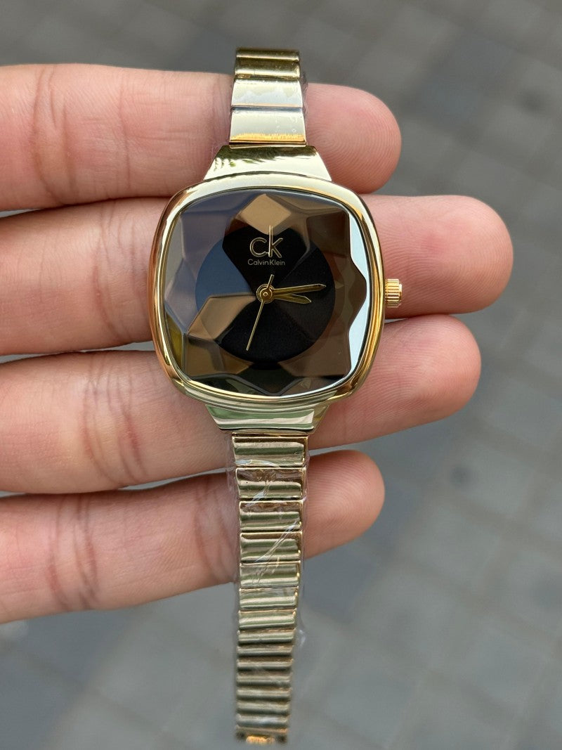Calvin Klei n Women s Gold Black