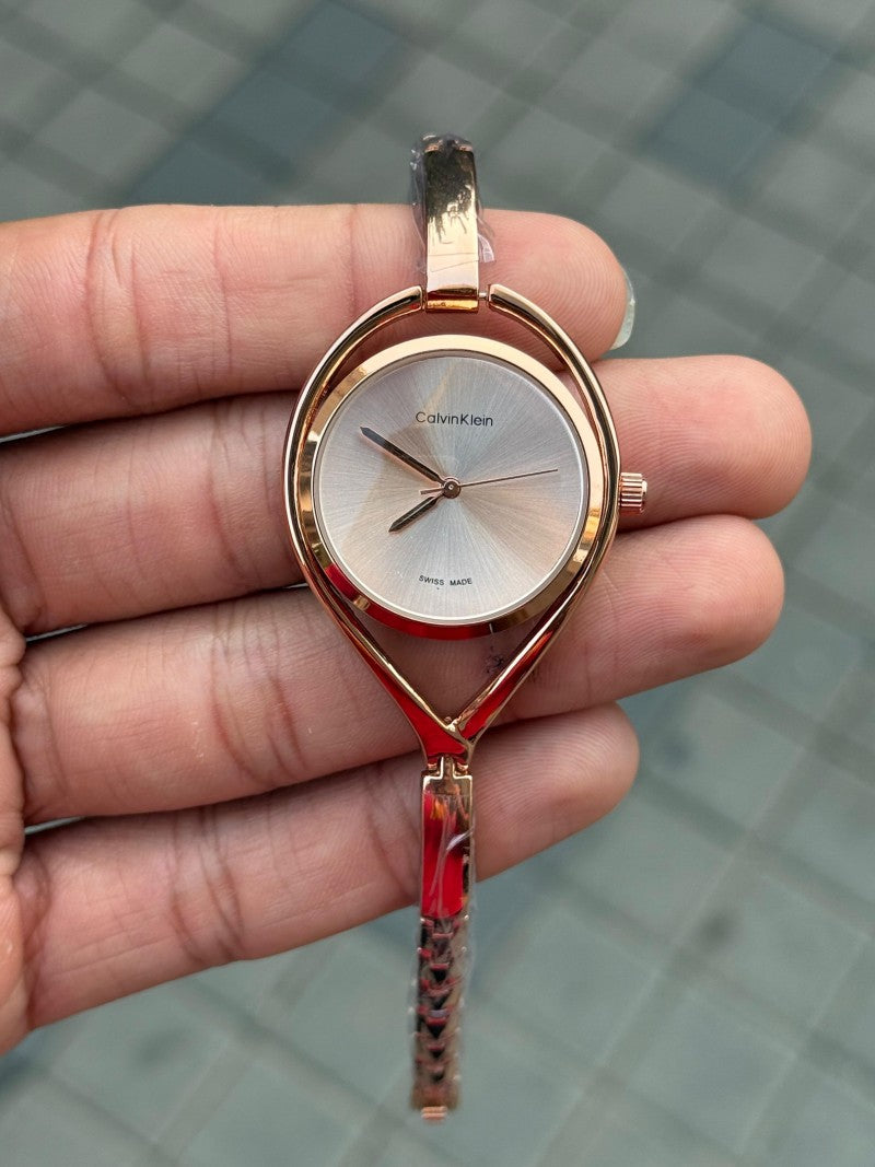 Calvin Klei n Women s Rose