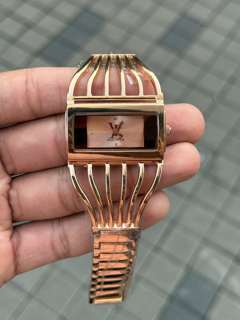 Louis Vuitto n Women Luxury Cuff Bracelet Rectangular Dial Main image