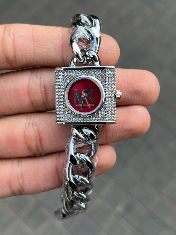 Michael Kor s Chain lock Silver Red