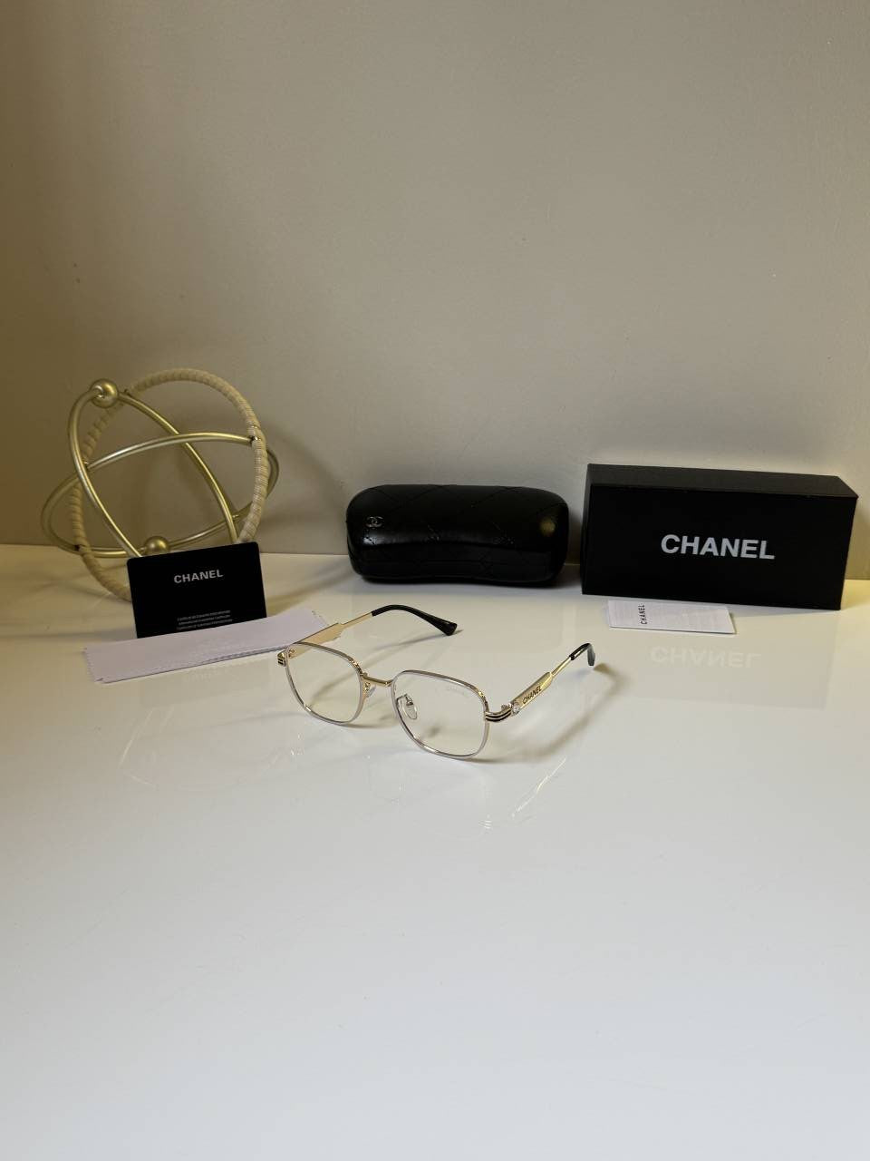 Chanel_8068_Gold_Frame Main image