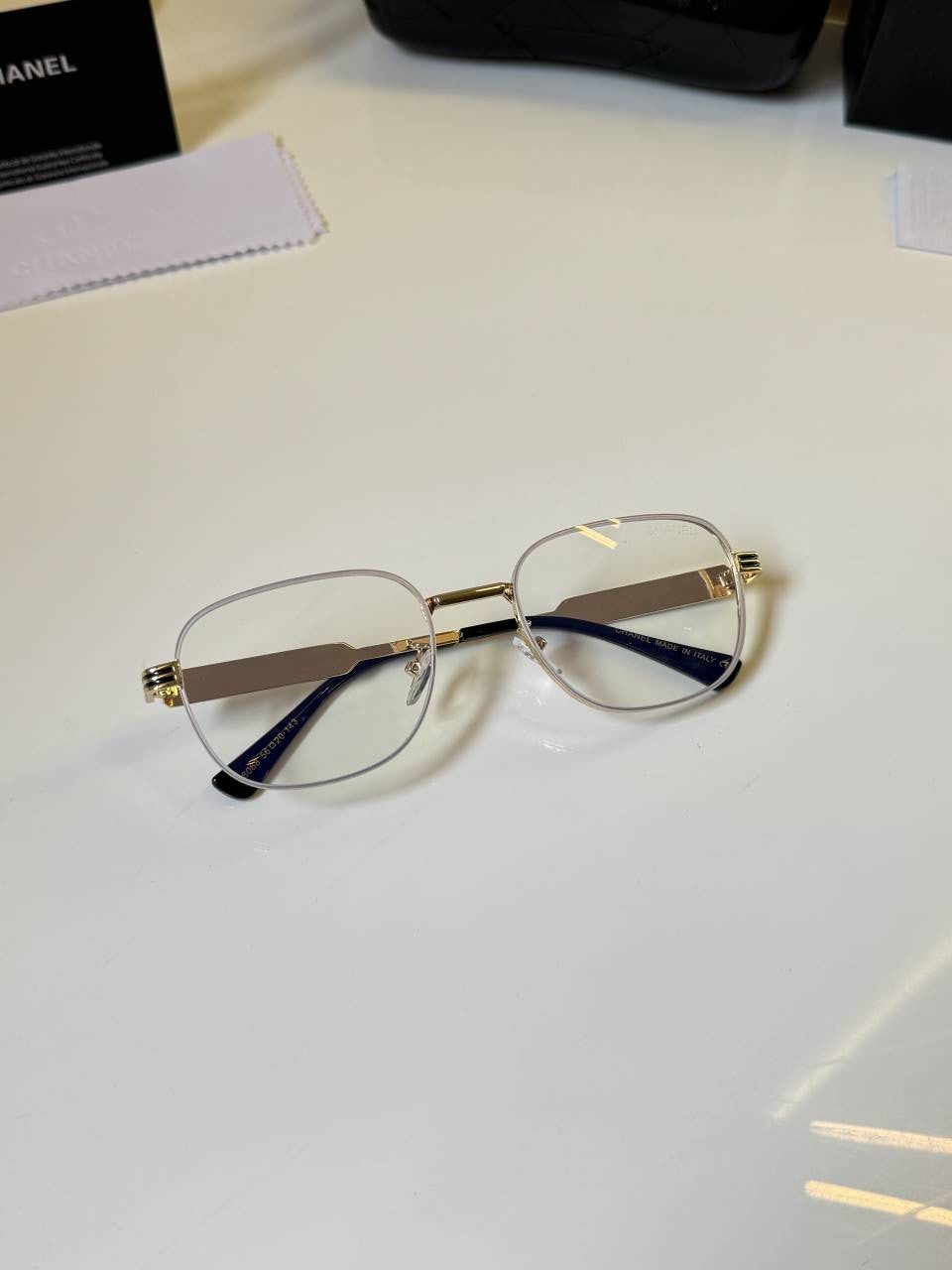 Chanel_8068_Gold_Frame