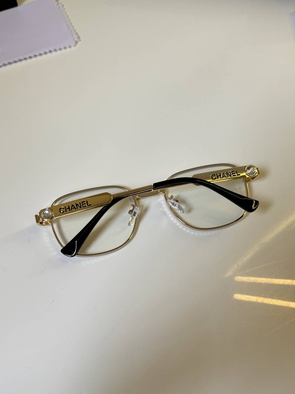 Chanel_8068_Gold_Frame