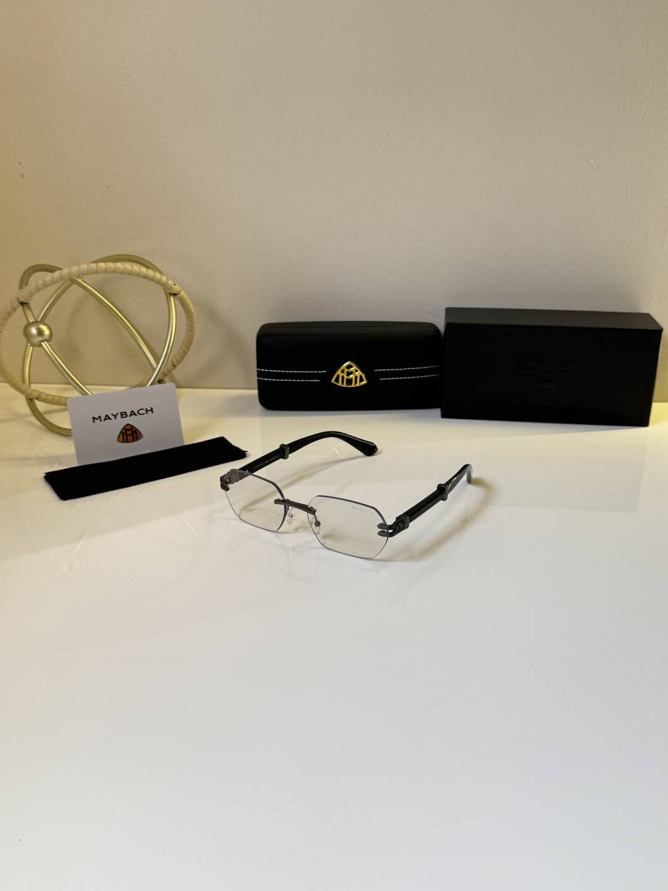 Maybach_2582_Silver_Black_Frame