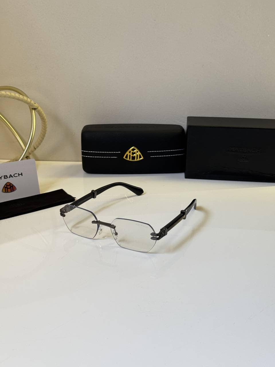 Maybach_2582_Silver_Black_Frame