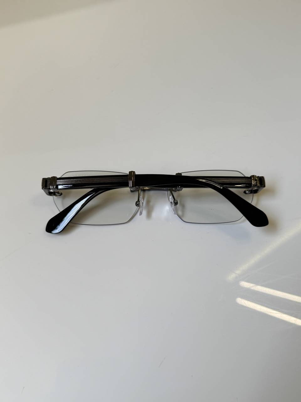 Maybach_2582_Silver_Black_Frame