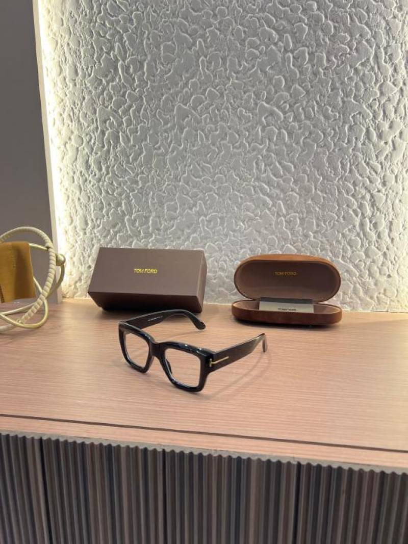 Tomford_184_Black_Frame