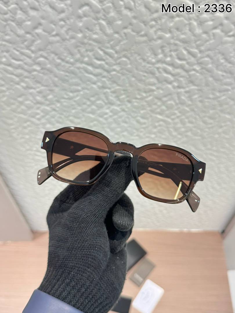 Pradda_2336_brown
