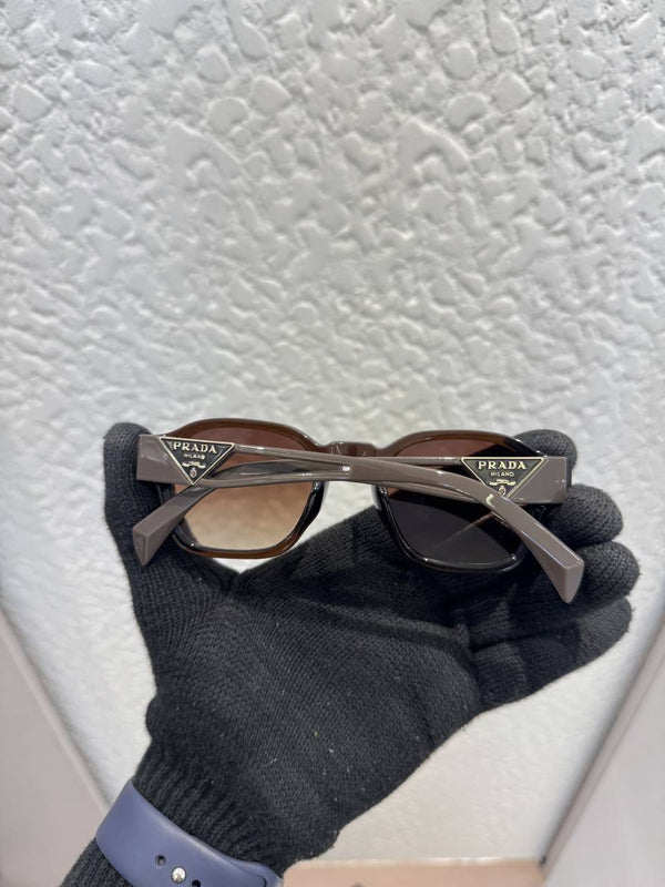 Pradda_2336_brown