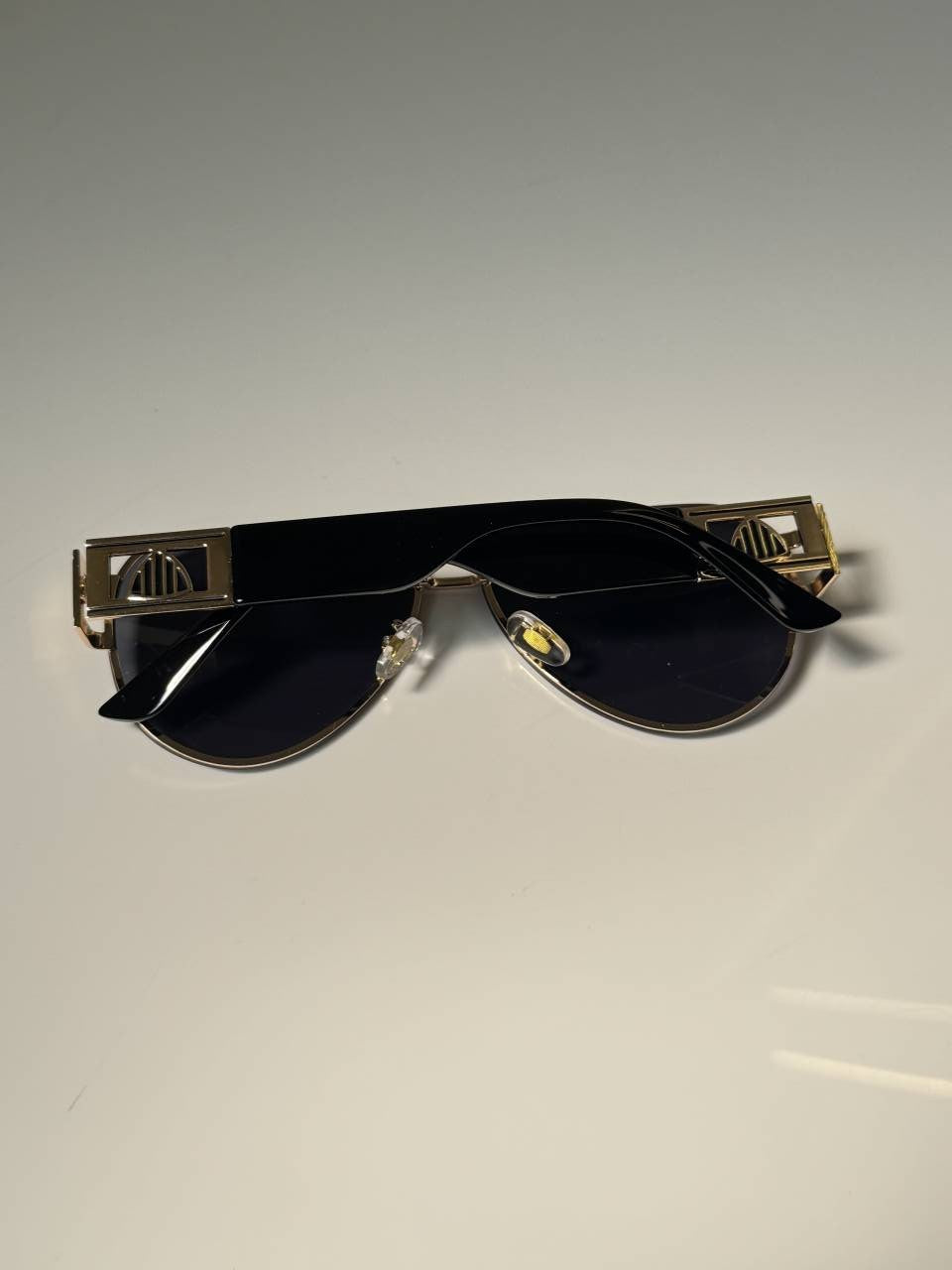 Maybach_23335_Gold_Black