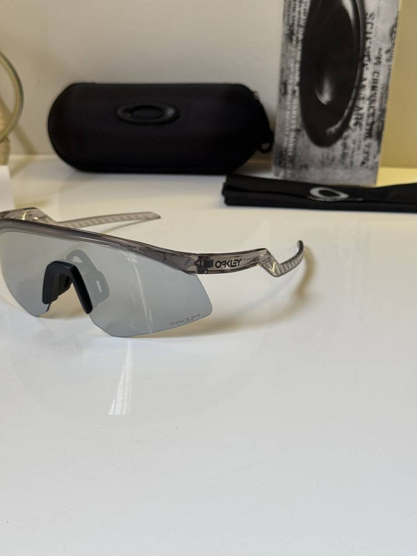 Oakley_9229_Silver_Grey