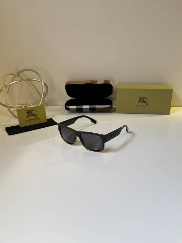 Burberry_69019_Black_Brown_tone