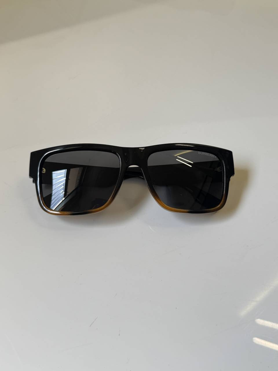 Burberry_69019_Black_Brown_tone