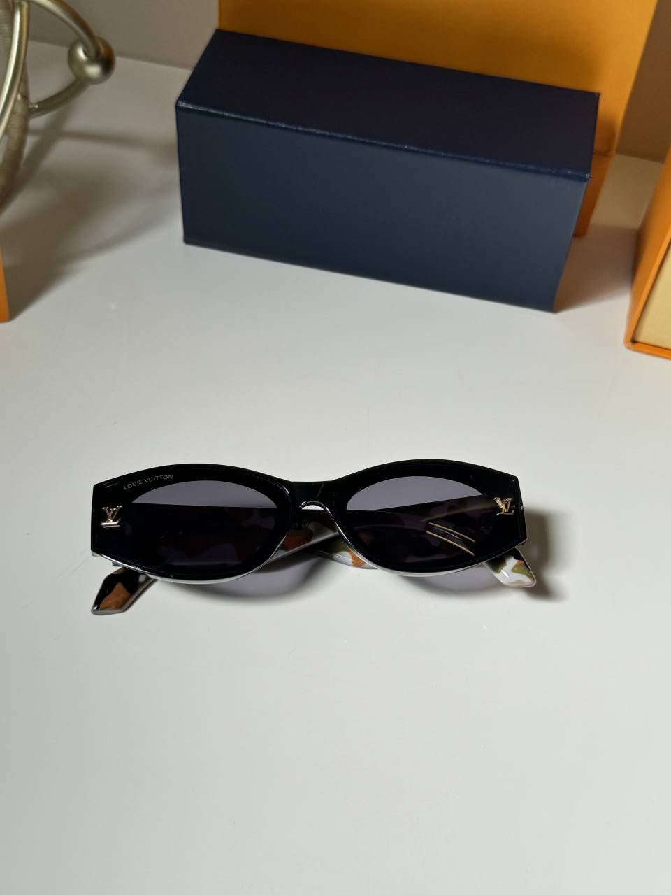 Louis_Vuitton_655_black_armyprint