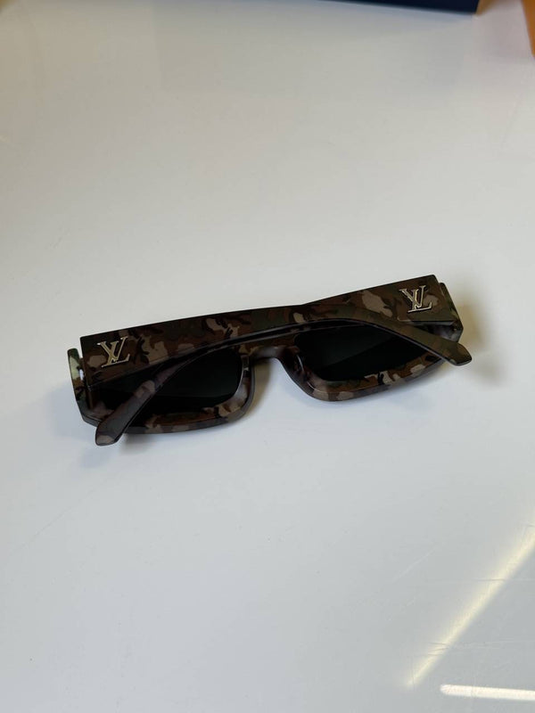 Louis_Vuitton_6190_army_print