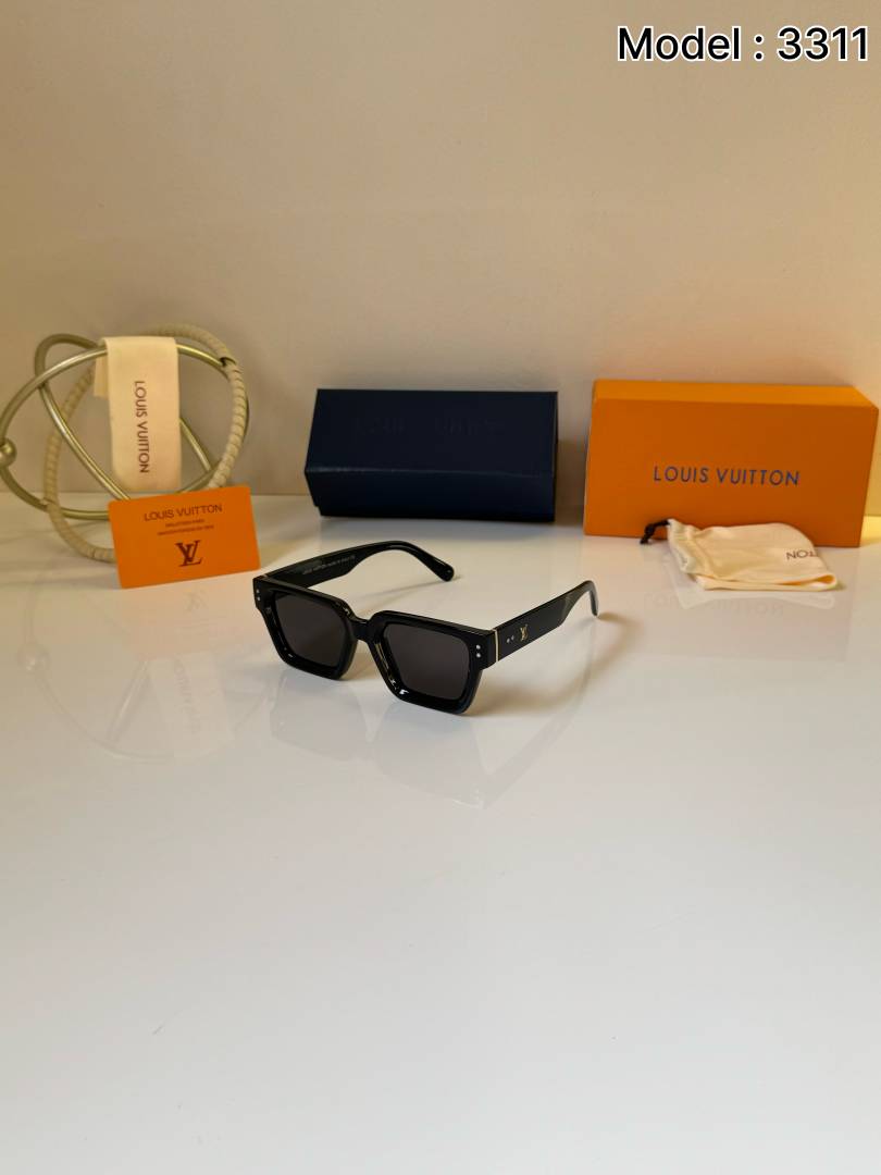 Louis_Vuitton_3311_Glossy_Black Main image