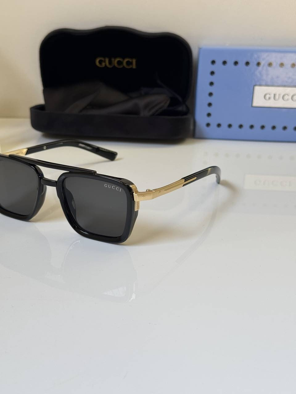 Gucci_62015_Gold_Black