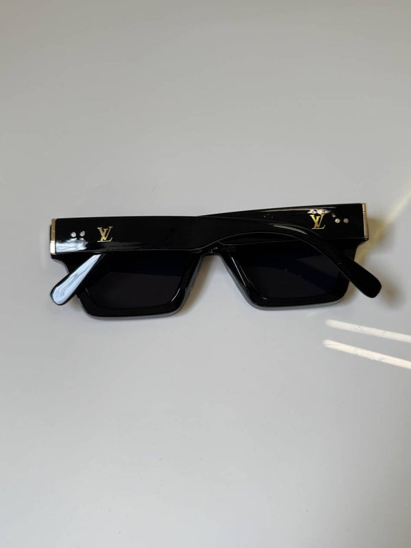 Louis_Vuitton_3311_Glossy_Black