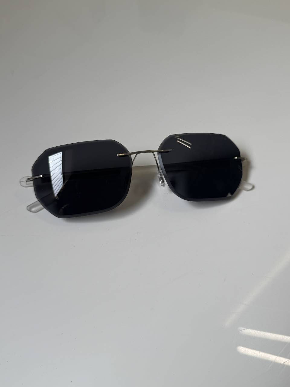 Prada_8689_Ice_Black