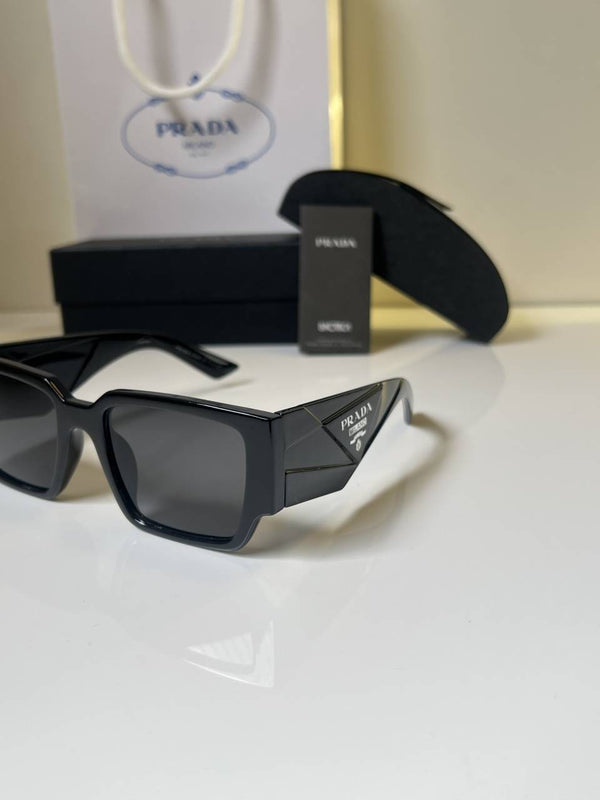 Pradda_6105_glossy_black