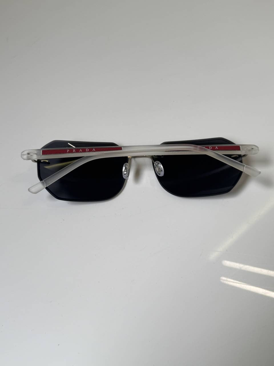 Prada_8689_Ice_Black