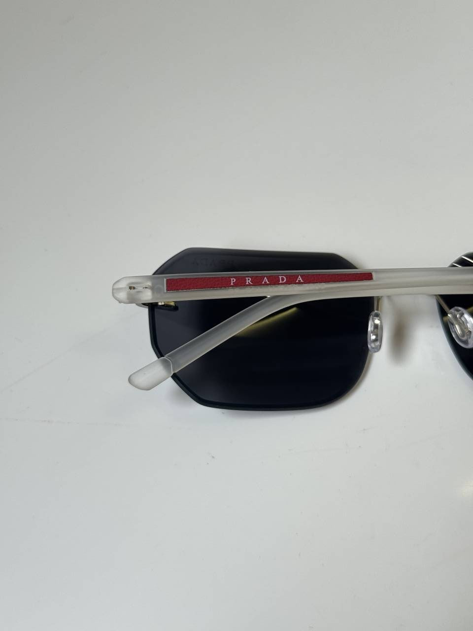 Prada_8689_Ice_Black