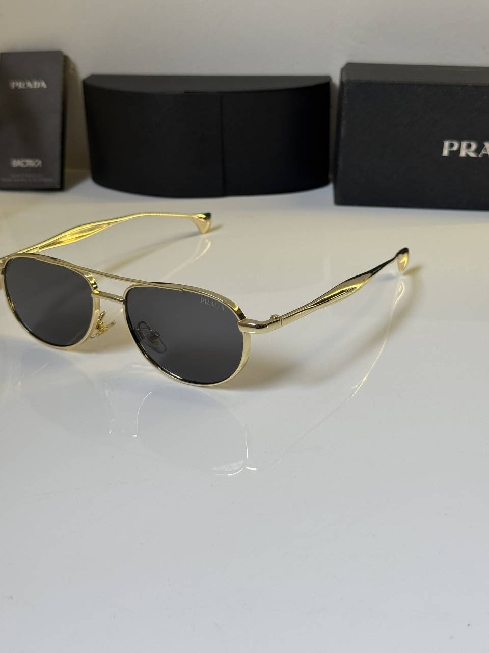 Prada_88925_Gold_Black
