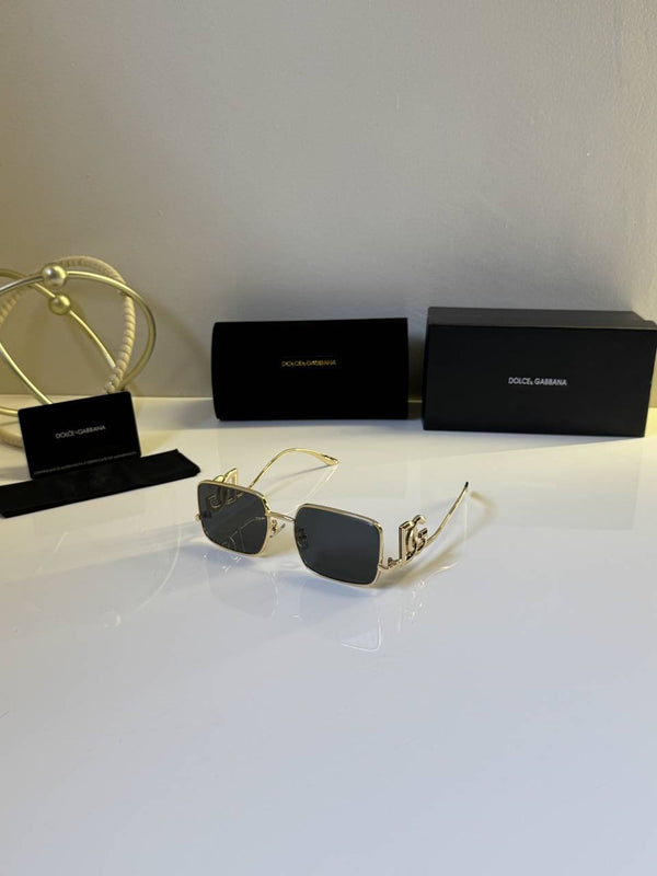 Dolce_Gabbana_303_Gold_Black