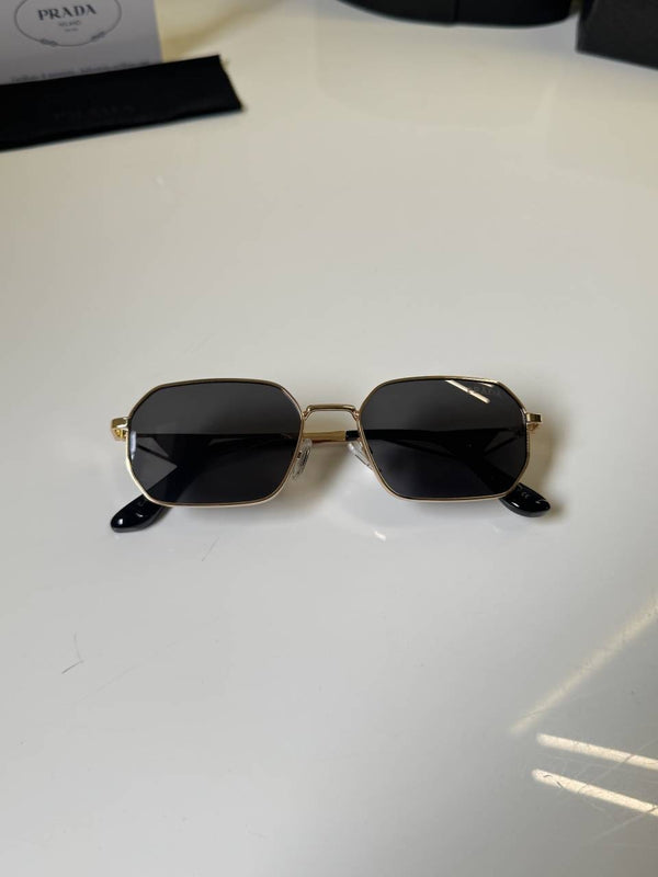 Prada_425_Gold_Black