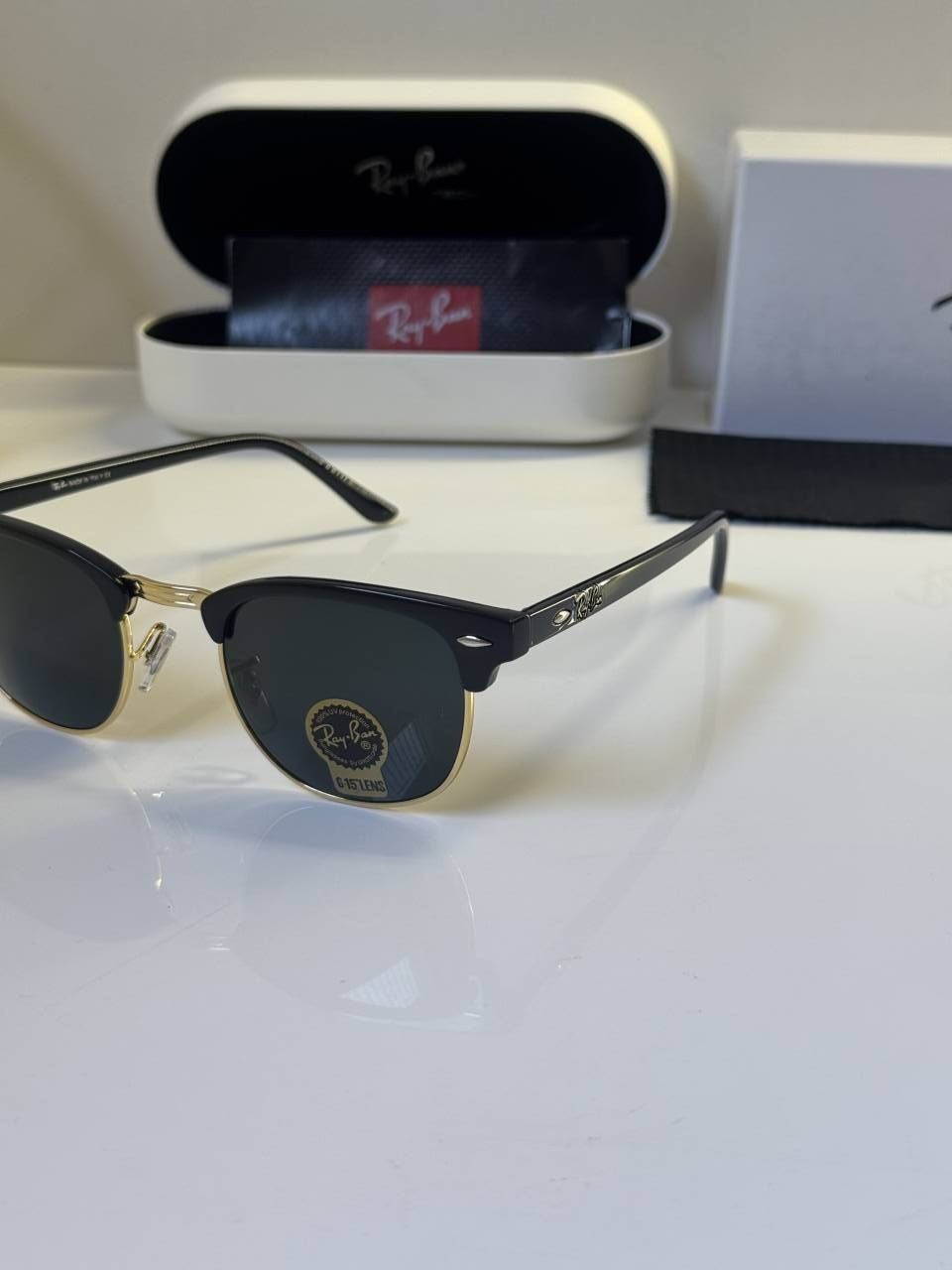 Rayban_3016_Gold_Black Secondary image