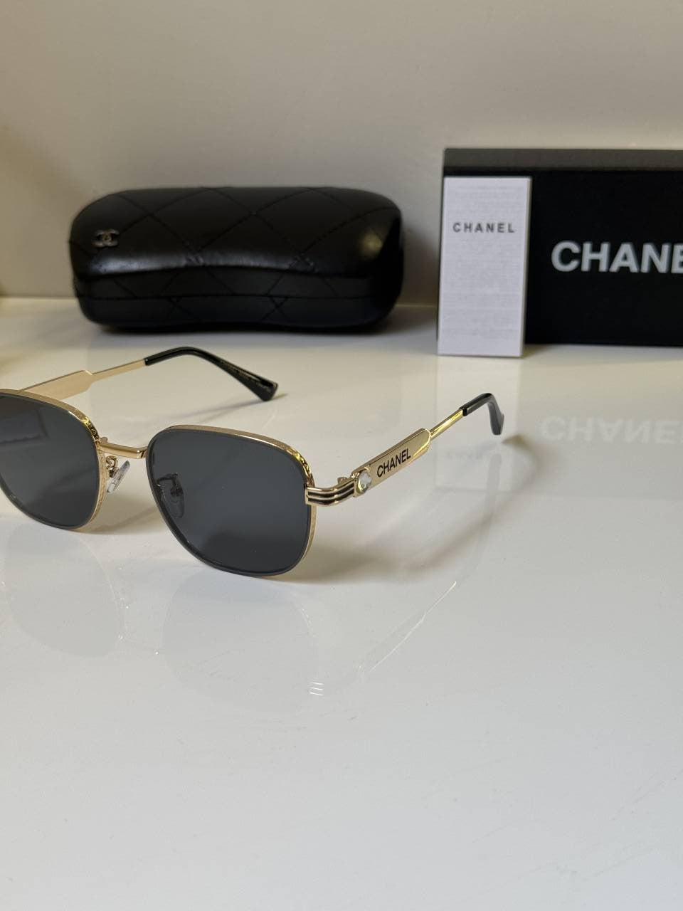 Chanel_8068_Gold_Black