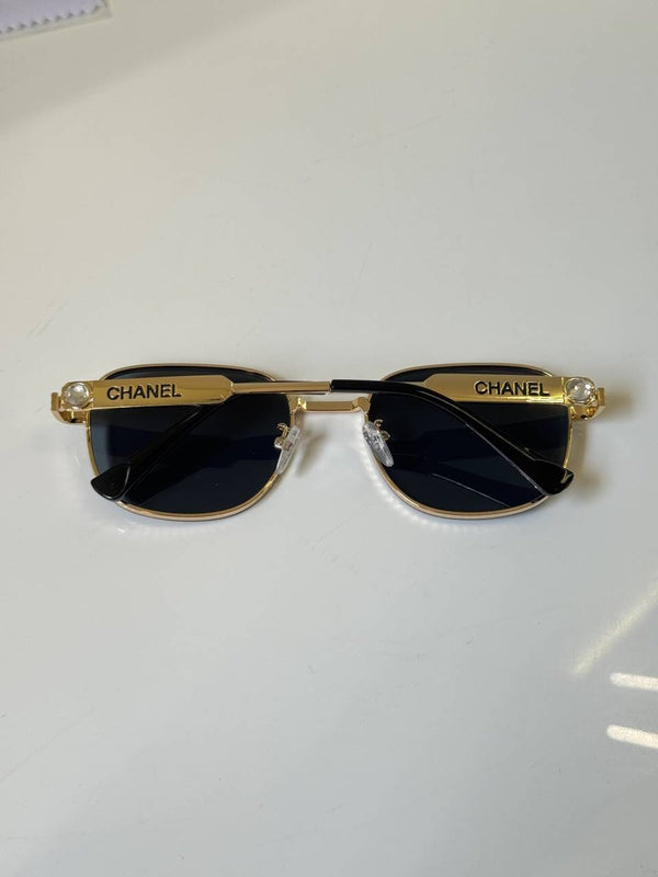 Chanel_8068_Gold_Black