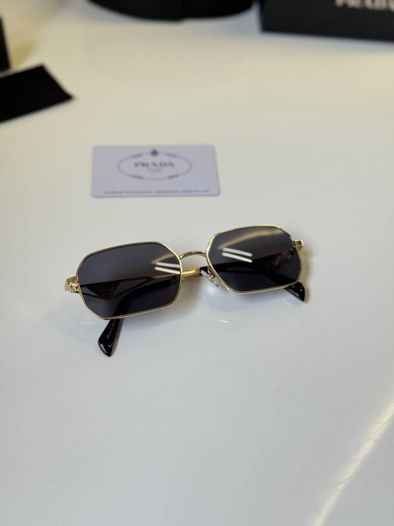 Prada_8045_Gold_Black