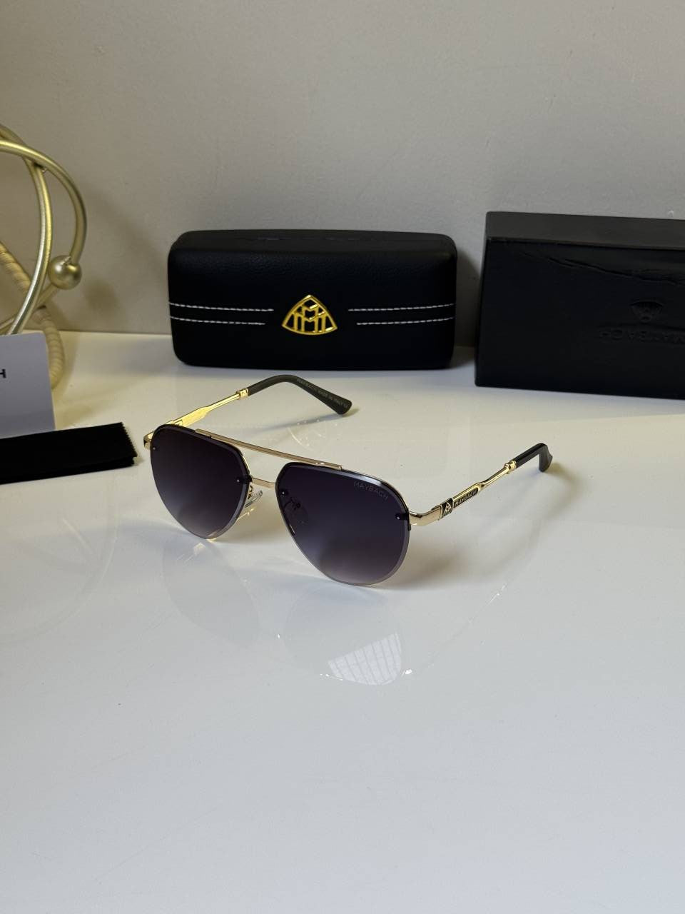 Maybach_22018_Gold_Blue