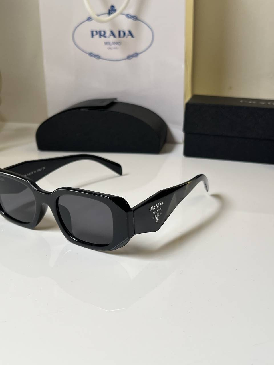 Pradda_milano_8679_black