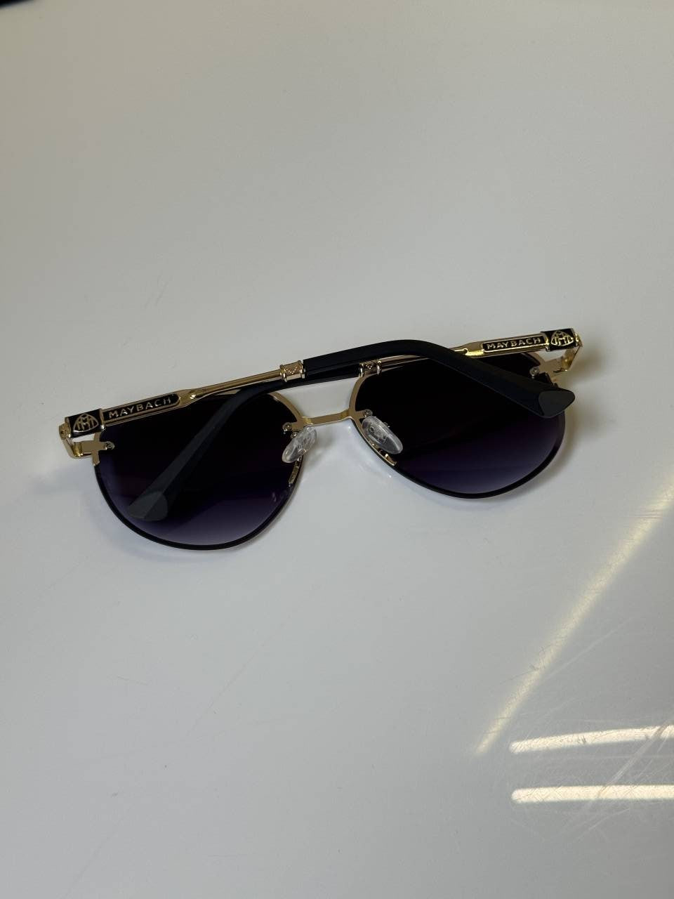 Maybach_22018_Gold_Blue