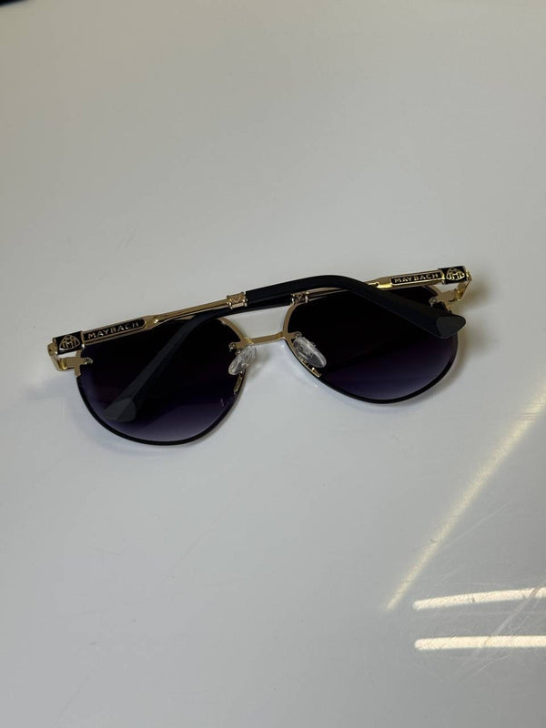 Maybach_22018_Gold_Blue
