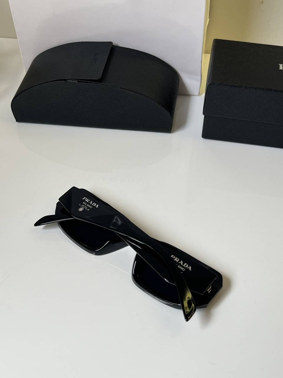 Pradda_milano_8679_black
