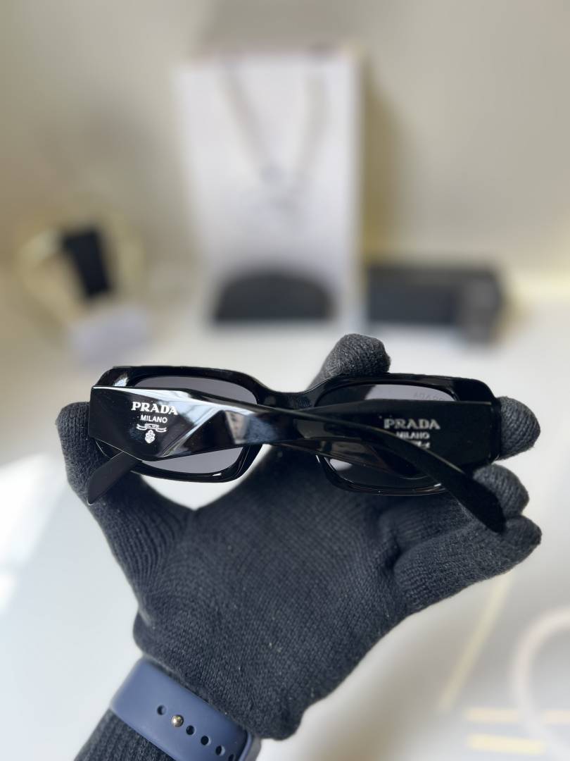 Pradda_milano_8679_black