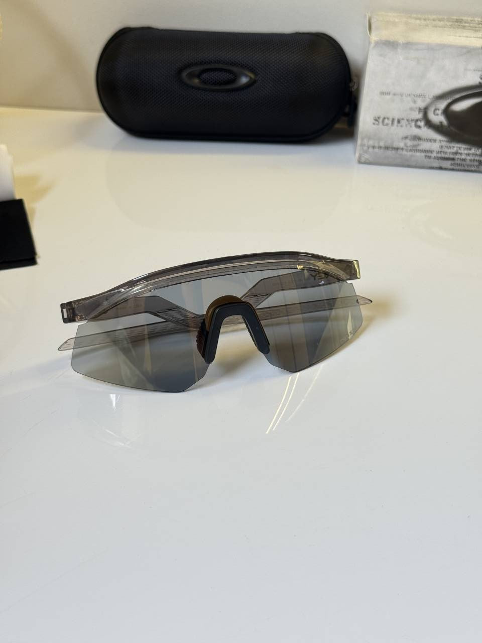 Oakley_9229_Grey_Yellow_Shaded