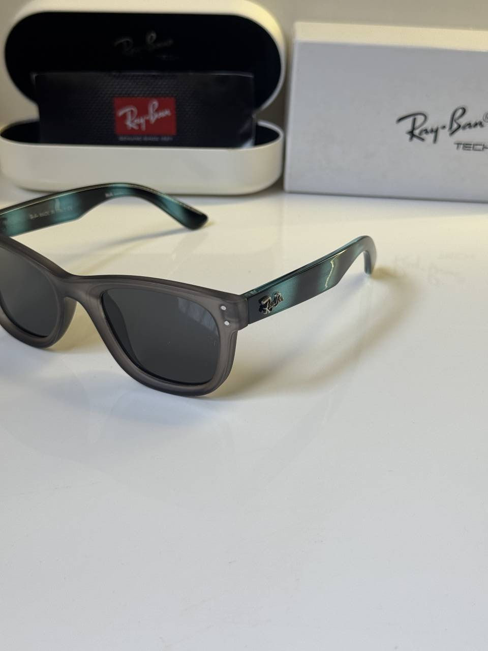 Rayban_502_Grey_Green_textured