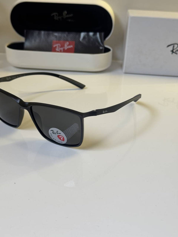 Rayban_8381_Black_Wayferar