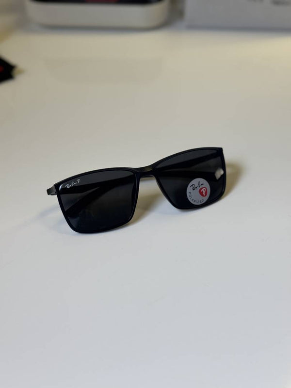 Rayban_8381_Black_Wayferar