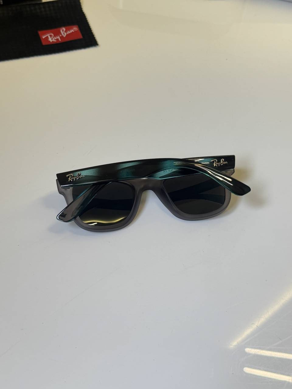 Rayban_502_Grey_Green_textured