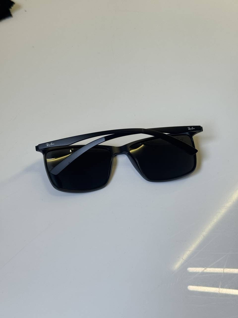 Rayban_8381_Black_Wayferar