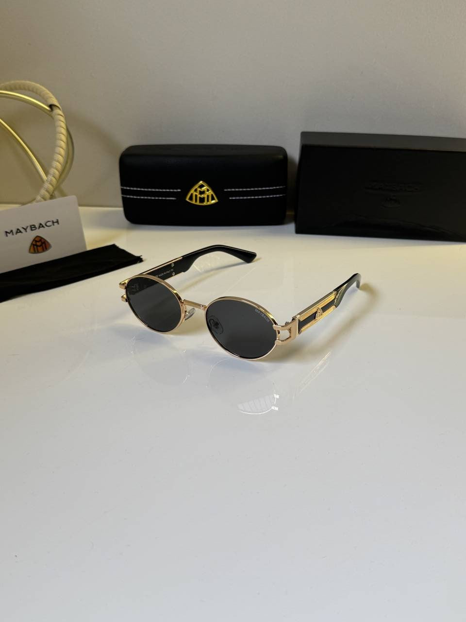 Maybach_9132_Gold_Black