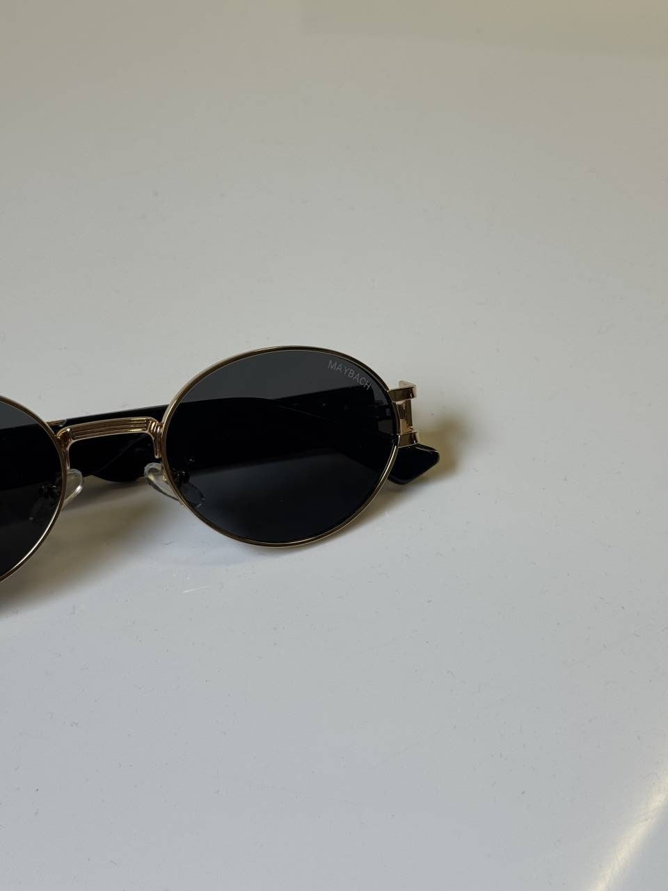 Maybach_9132_Gold_Black
